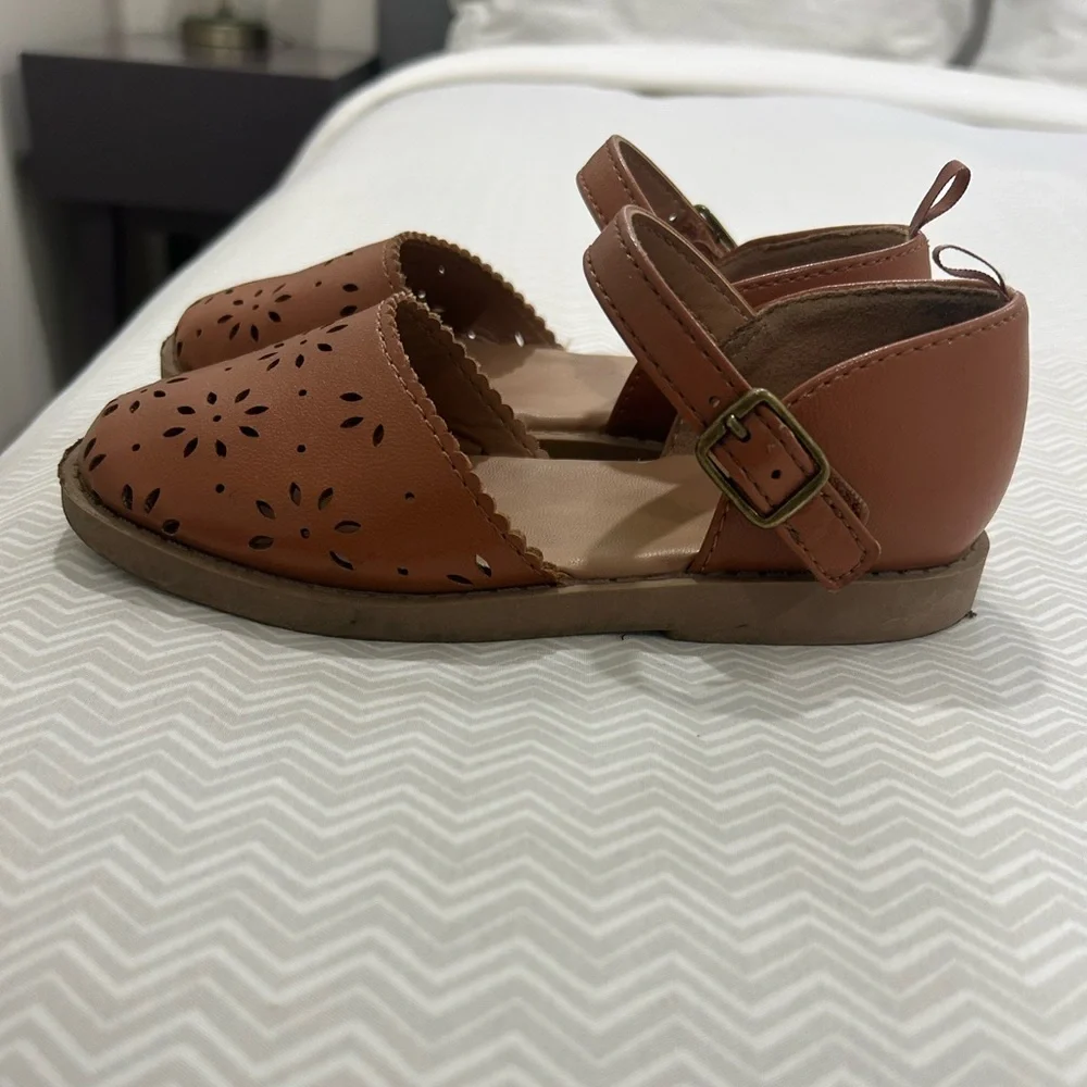 Old Navy Chunky Perforated Ballet Sandals